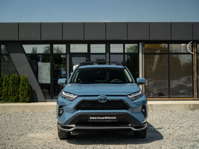 Toyota RAV4 - фото 2