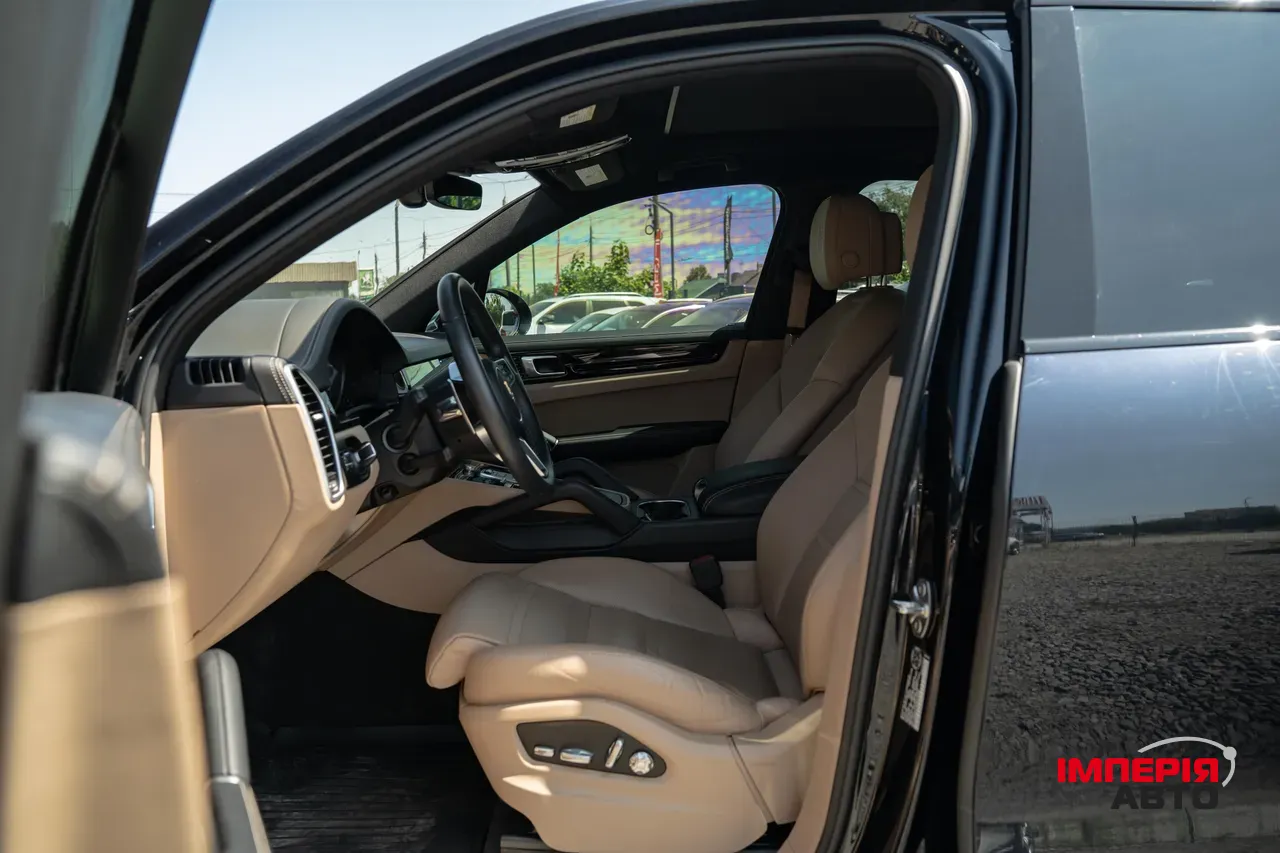 Porsche Cayenne - фото 30