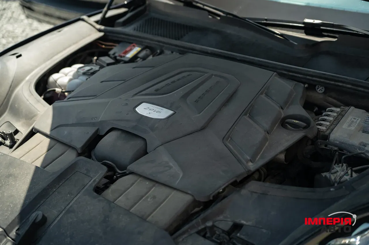 Porsche Cayenne - фото 28