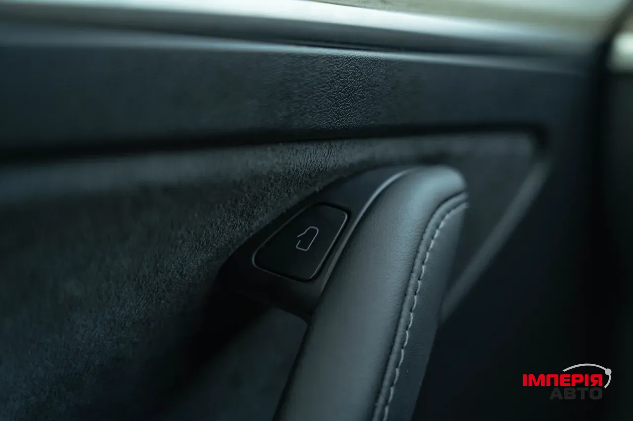 Tesla Model Y - фото 14