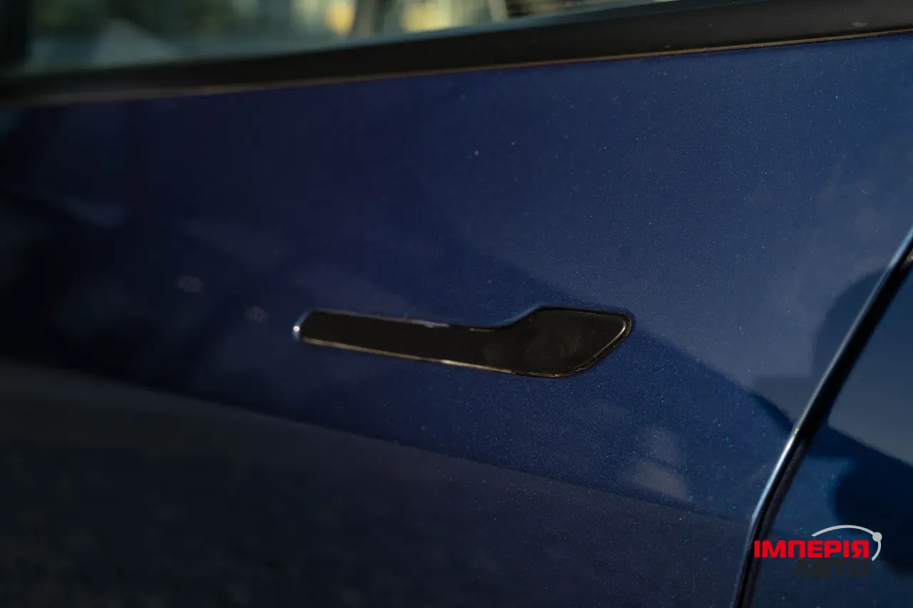 Tesla Model Y - фото 10