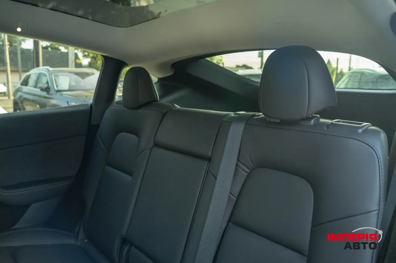 Tesla Model Y - фото 25