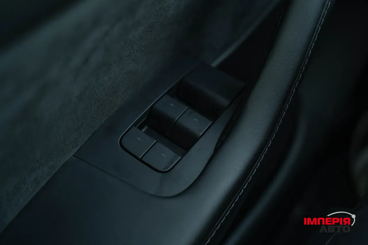 Tesla Model Y - фото 13