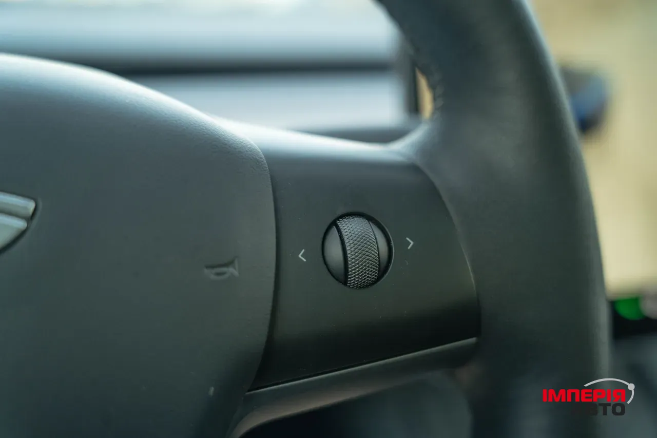 Tesla Model Y - фото 19