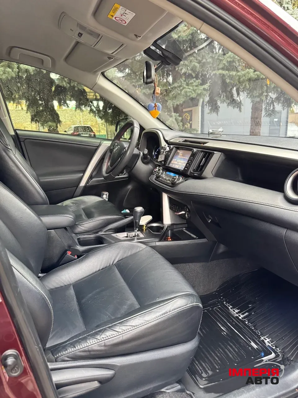 Toyota RAV4 - фото 5