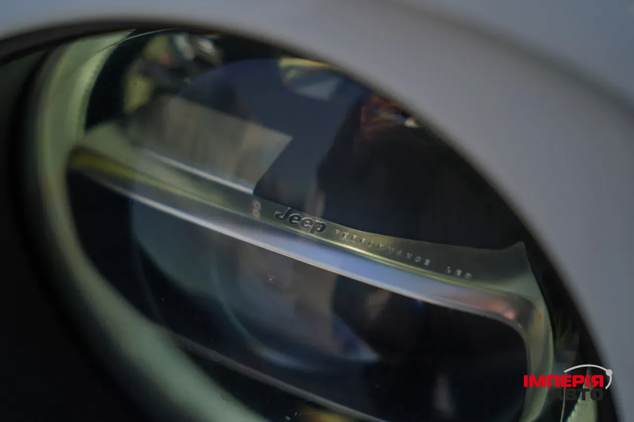 Jeep Wrangler - фото 16