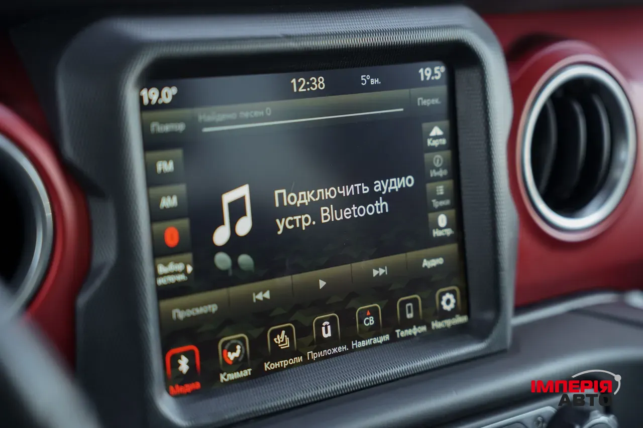 Jeep Wrangler - фото 27