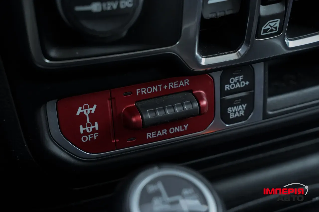 Jeep Wrangler - фото 31