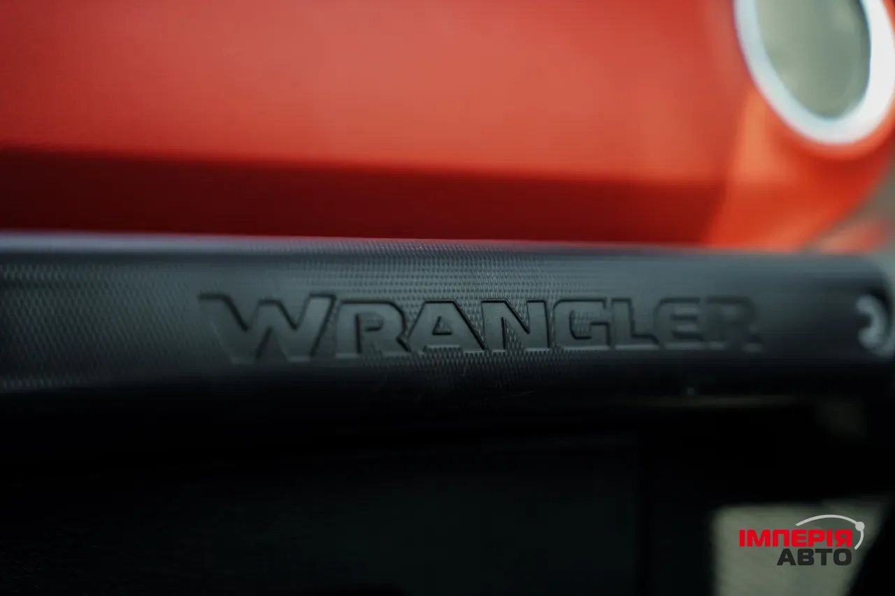 Jeep Wrangler - фото 33