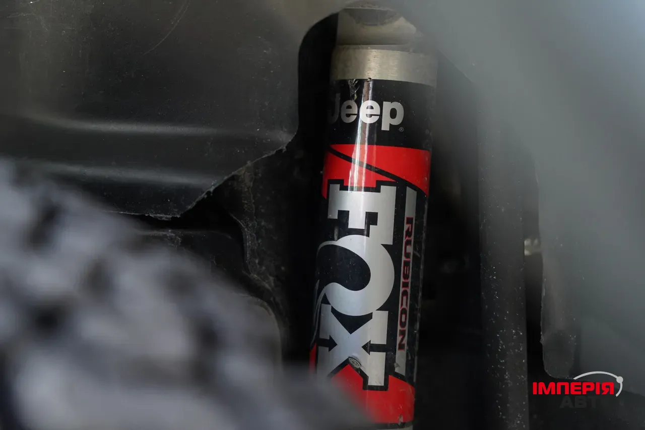 Jeep Wrangler - фото 12