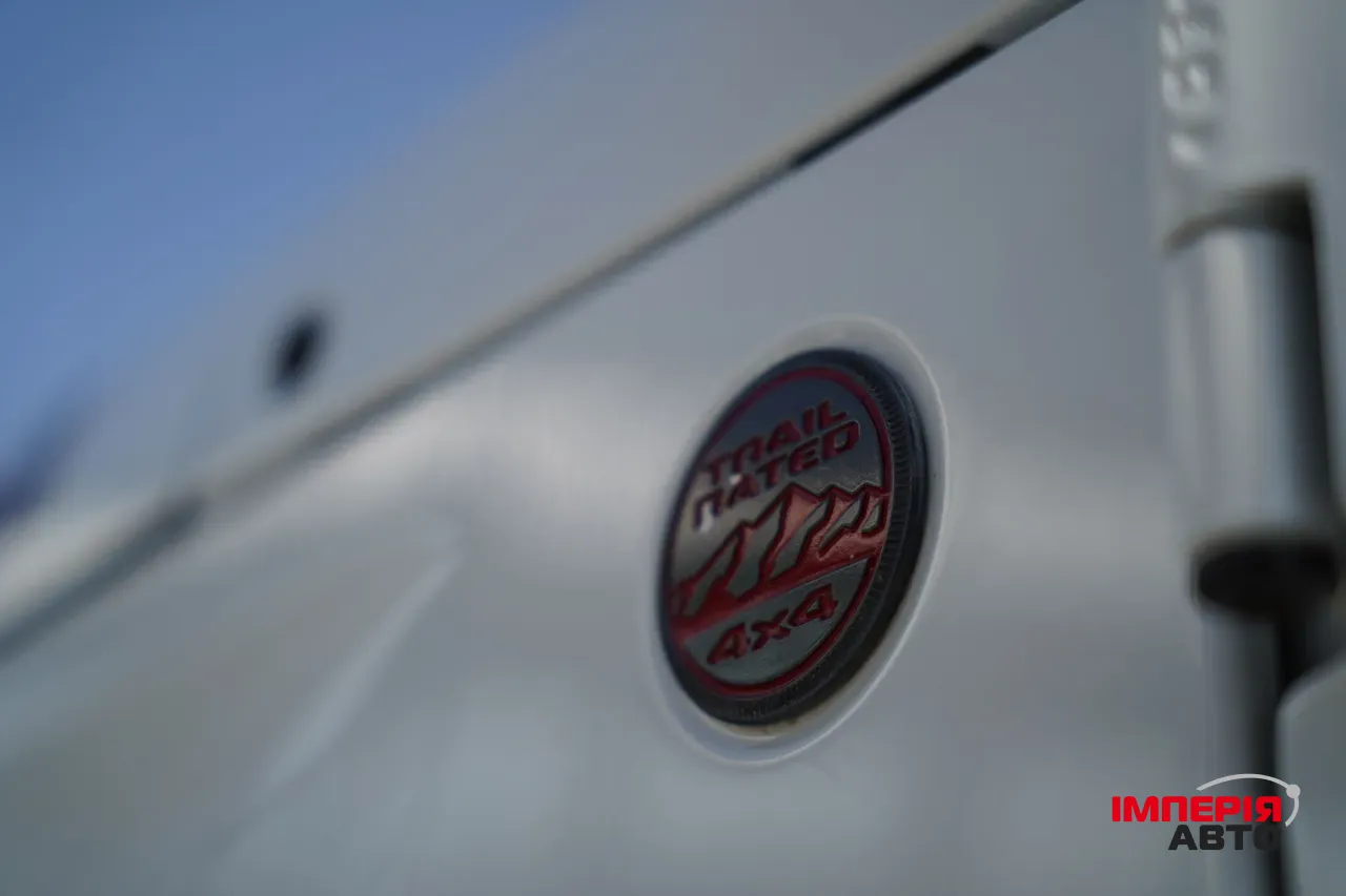 Jeep Wrangler - фото 14