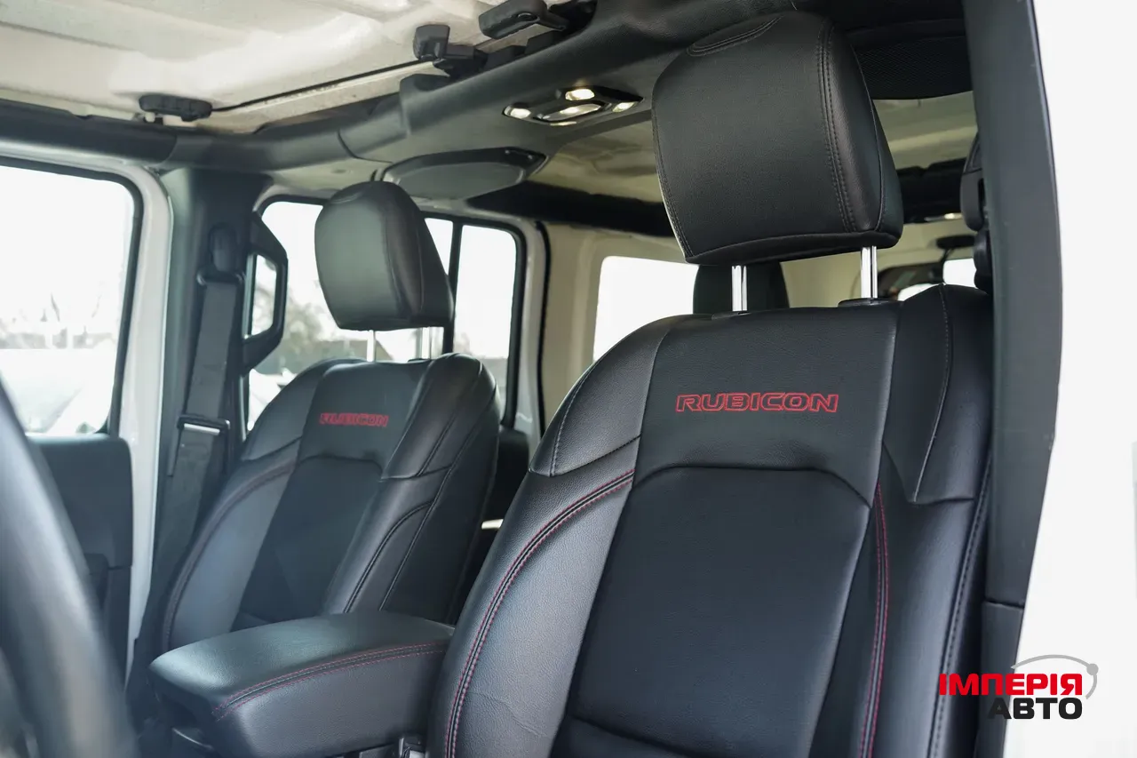 Jeep Wrangler - фото 34