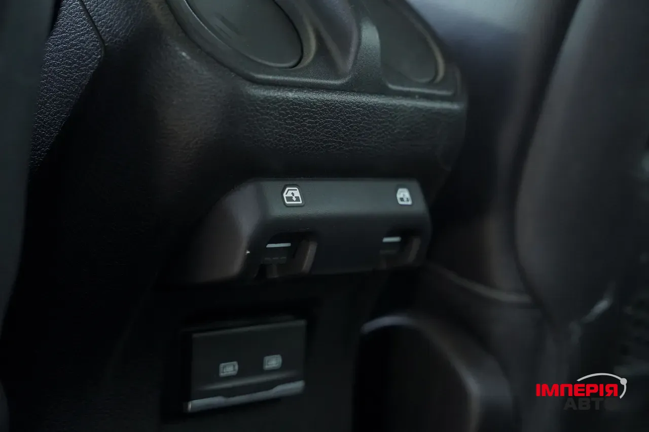 Jeep Wrangler - фото 37