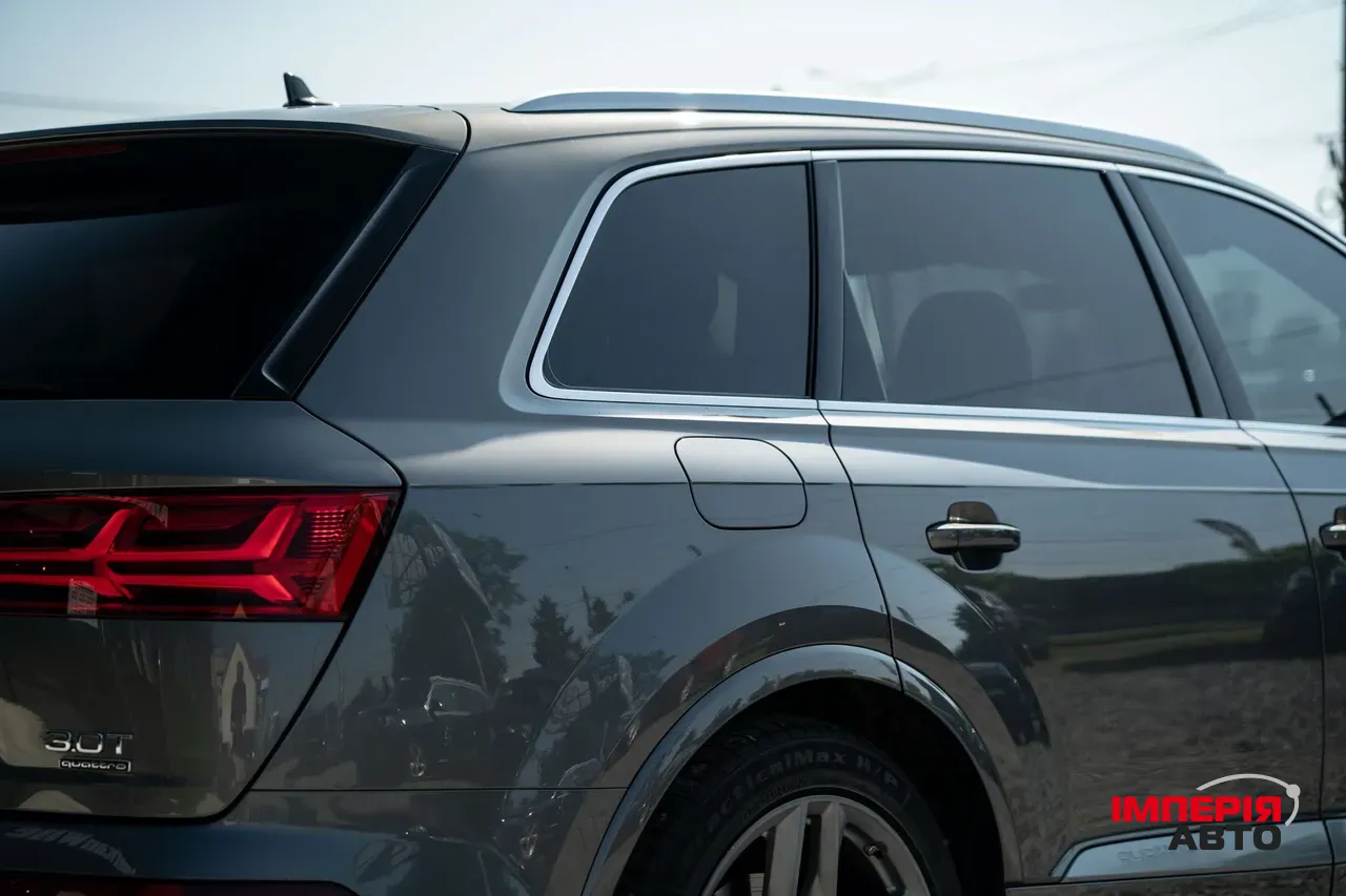 Audi Q7 - фото 11