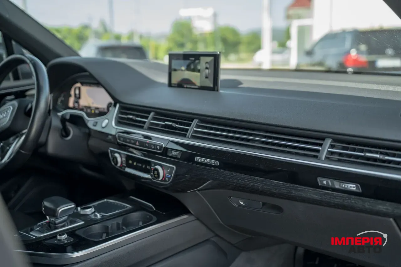 Audi Q7 - фото 52