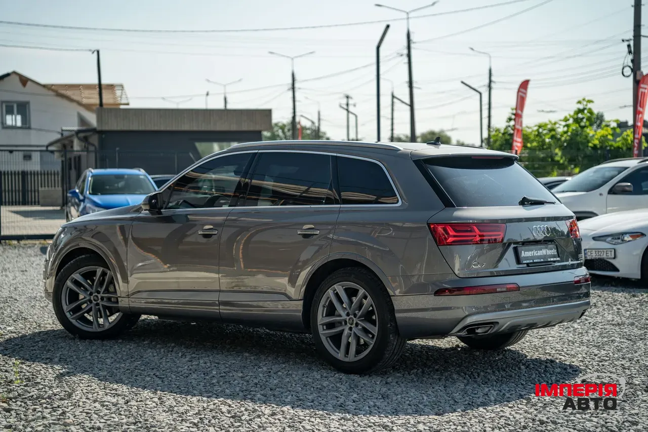 Audi Q7 - фото 7