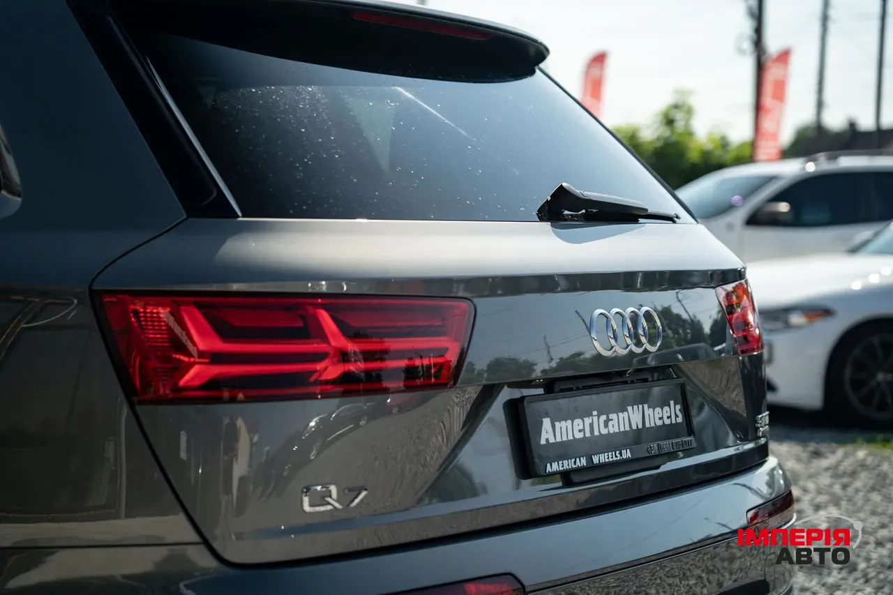 Audi Q7 - фото 9