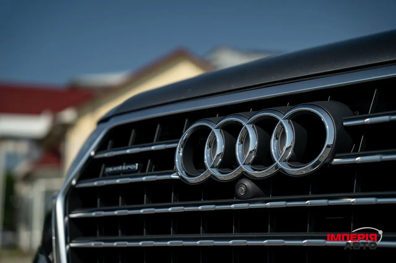 Audi Q7 - фото 19