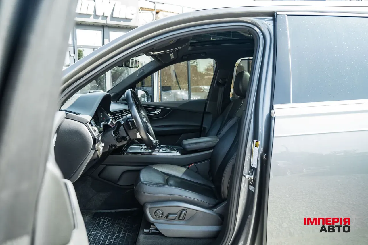 Audi Q7 - фото 27