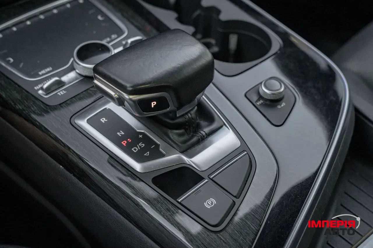 Audi Q7 - фото 48