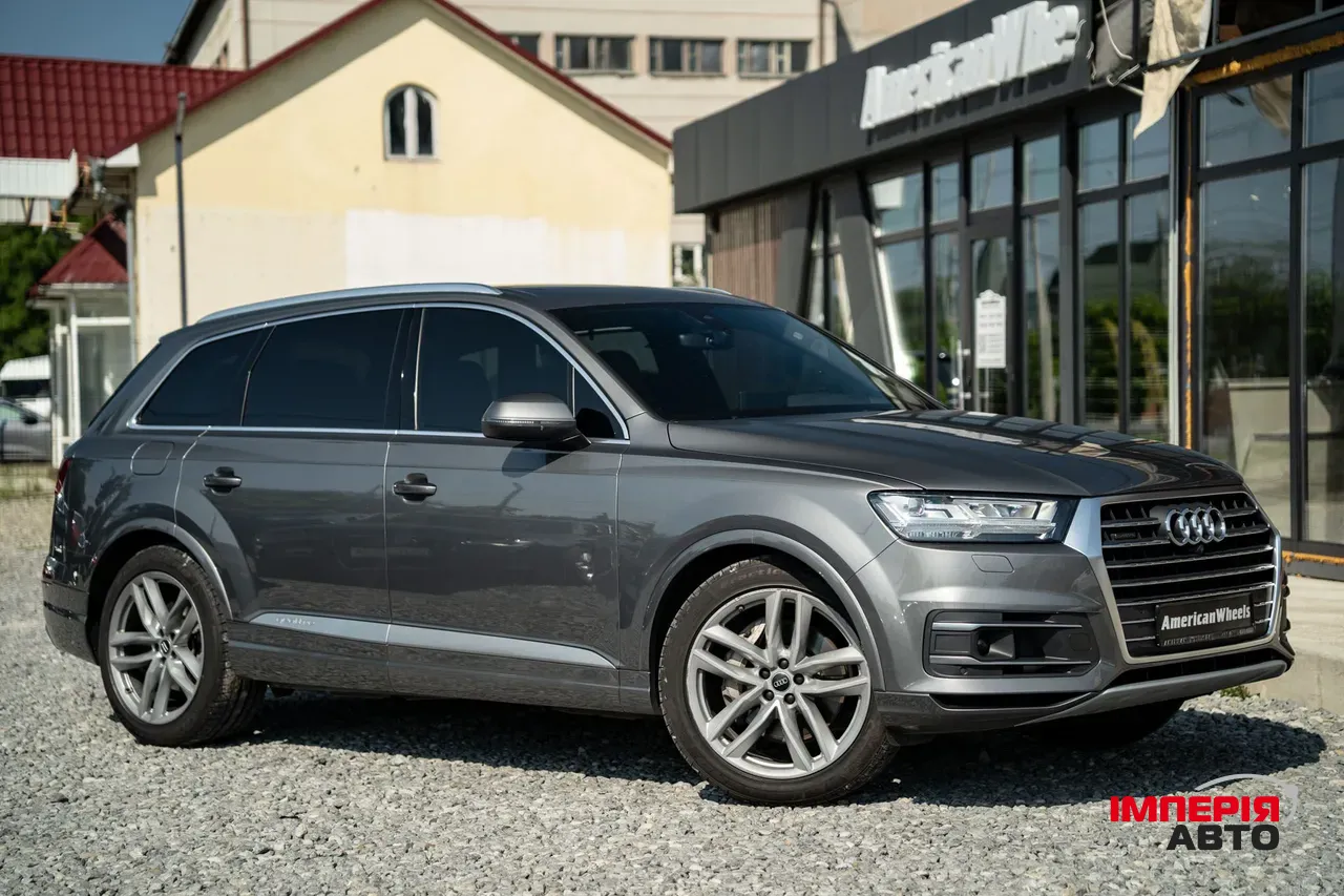 Audi Q7 - фото 13