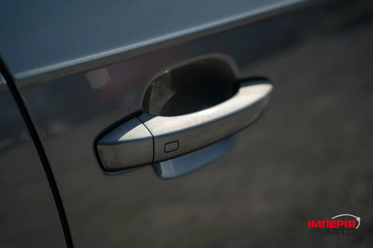 Audi Q7 - фото 26