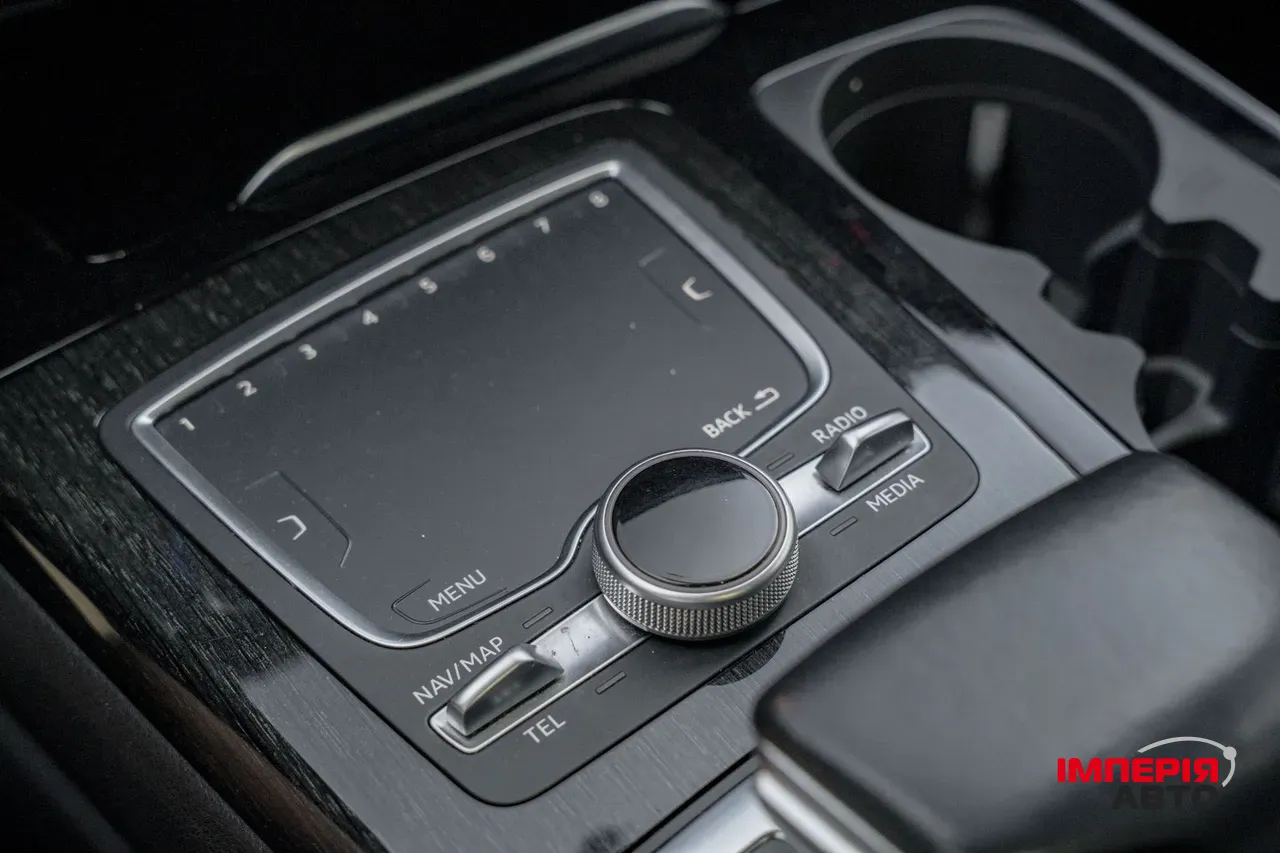 Audi Q7 - фото 47