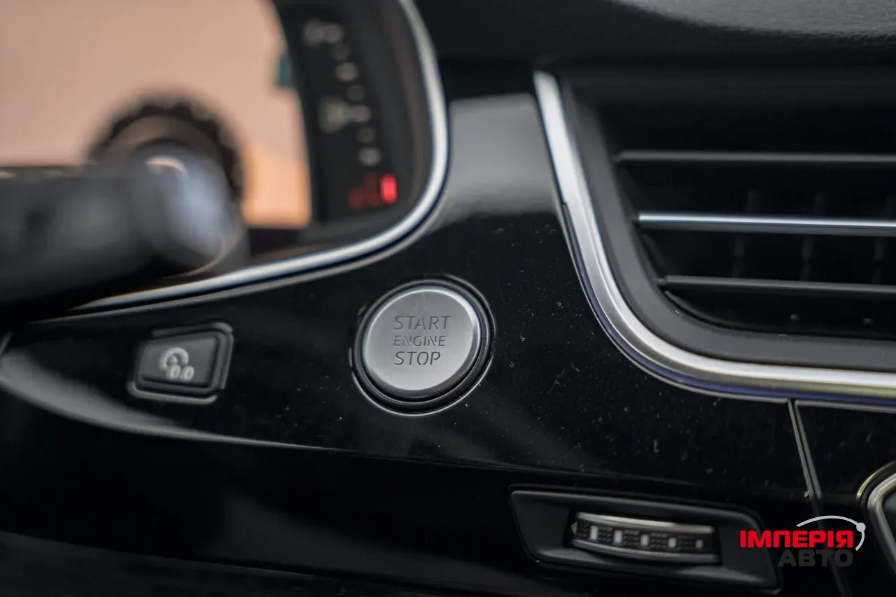 Audi Q7 - фото 39