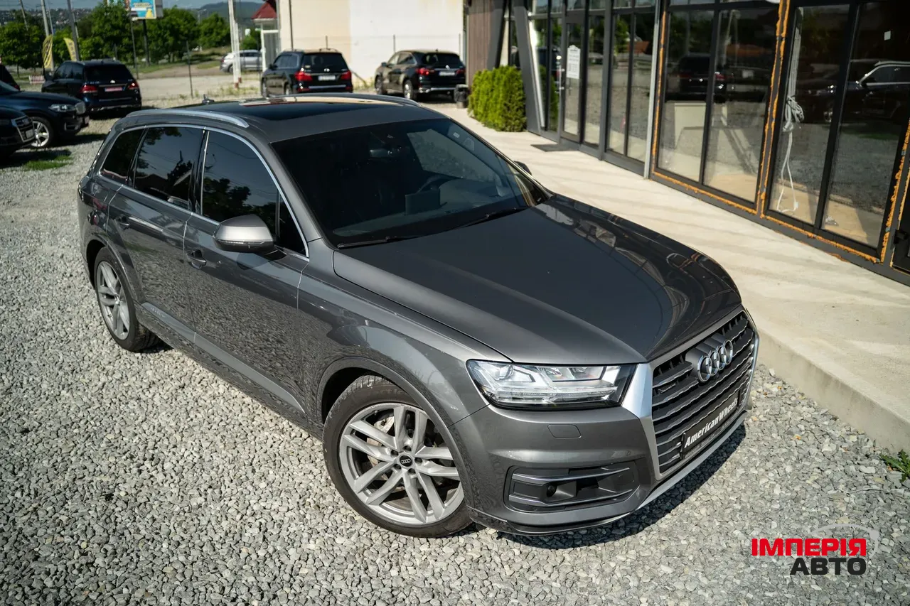 Audi Q7 - фото 12