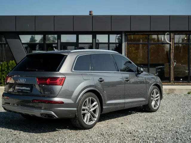 Audi Q7 - фото 5