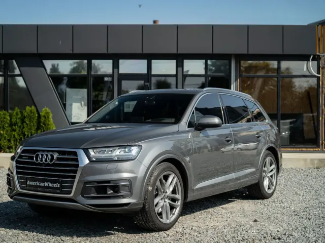 Audi Q7 - фото 1