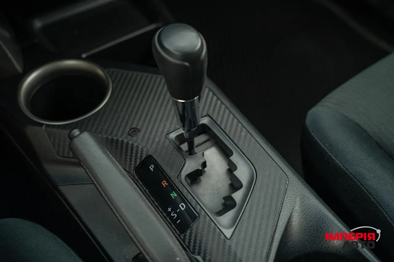 Toyota RAV4 - фото 38