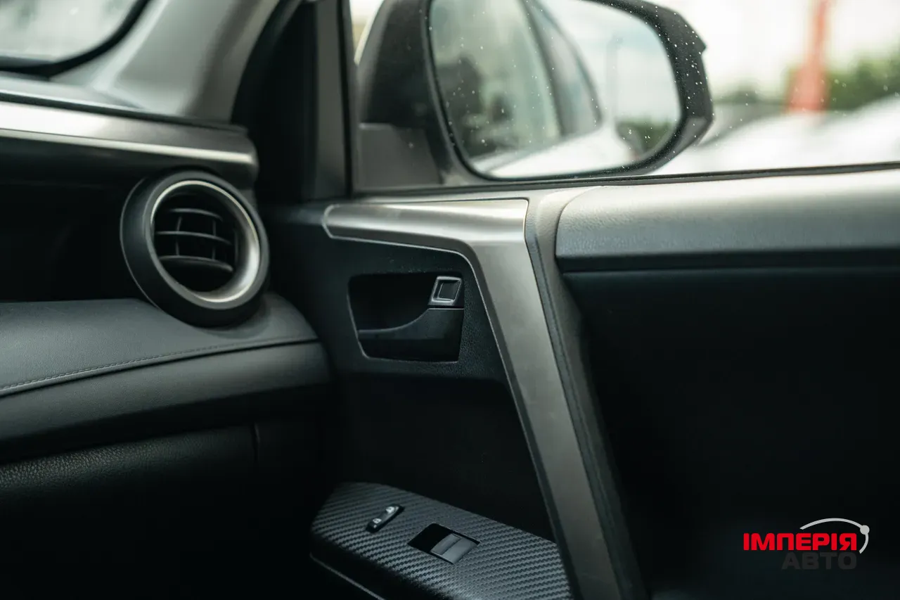 Toyota RAV4 - фото 42