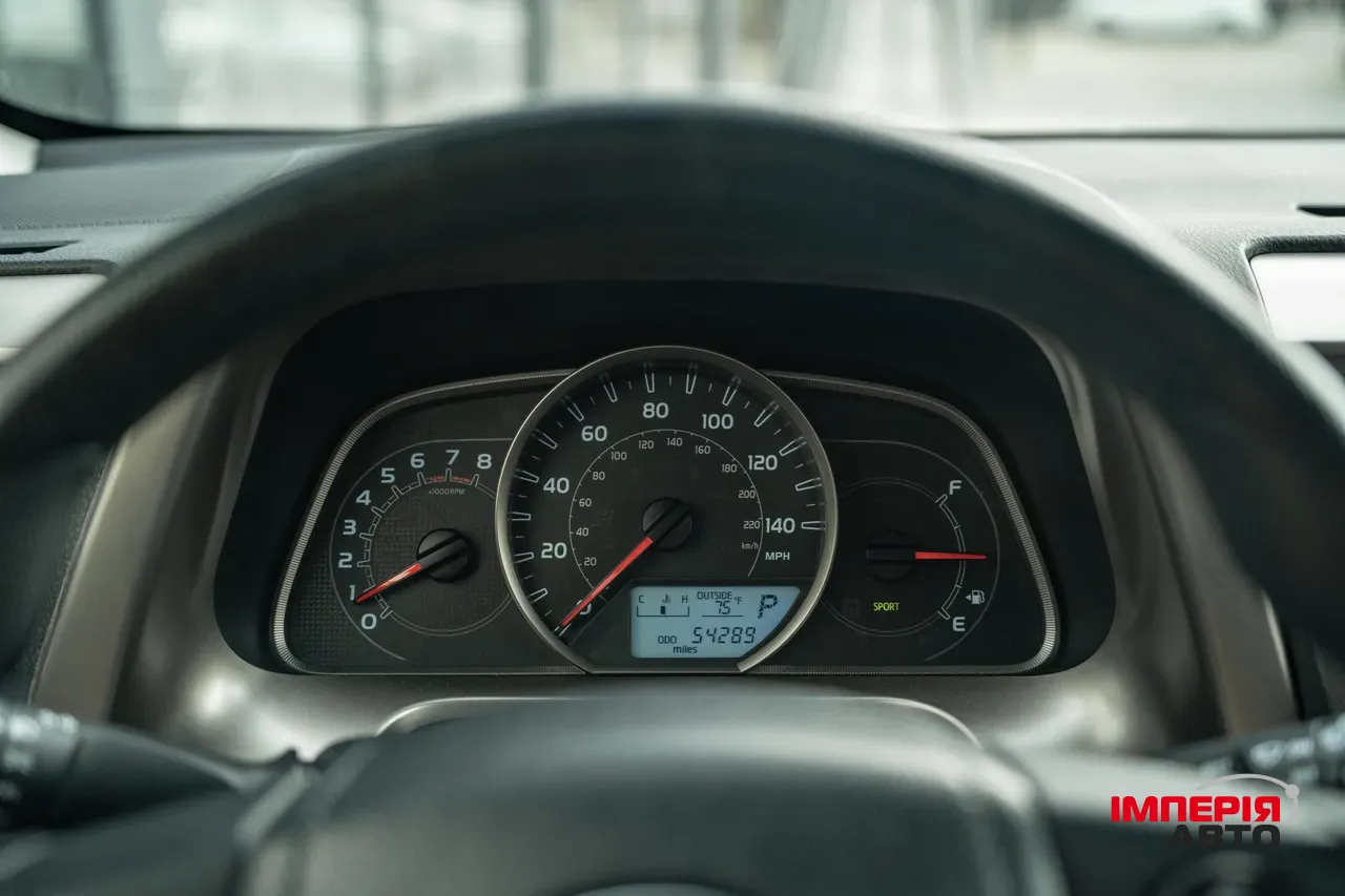 Toyota RAV4 - фото 31