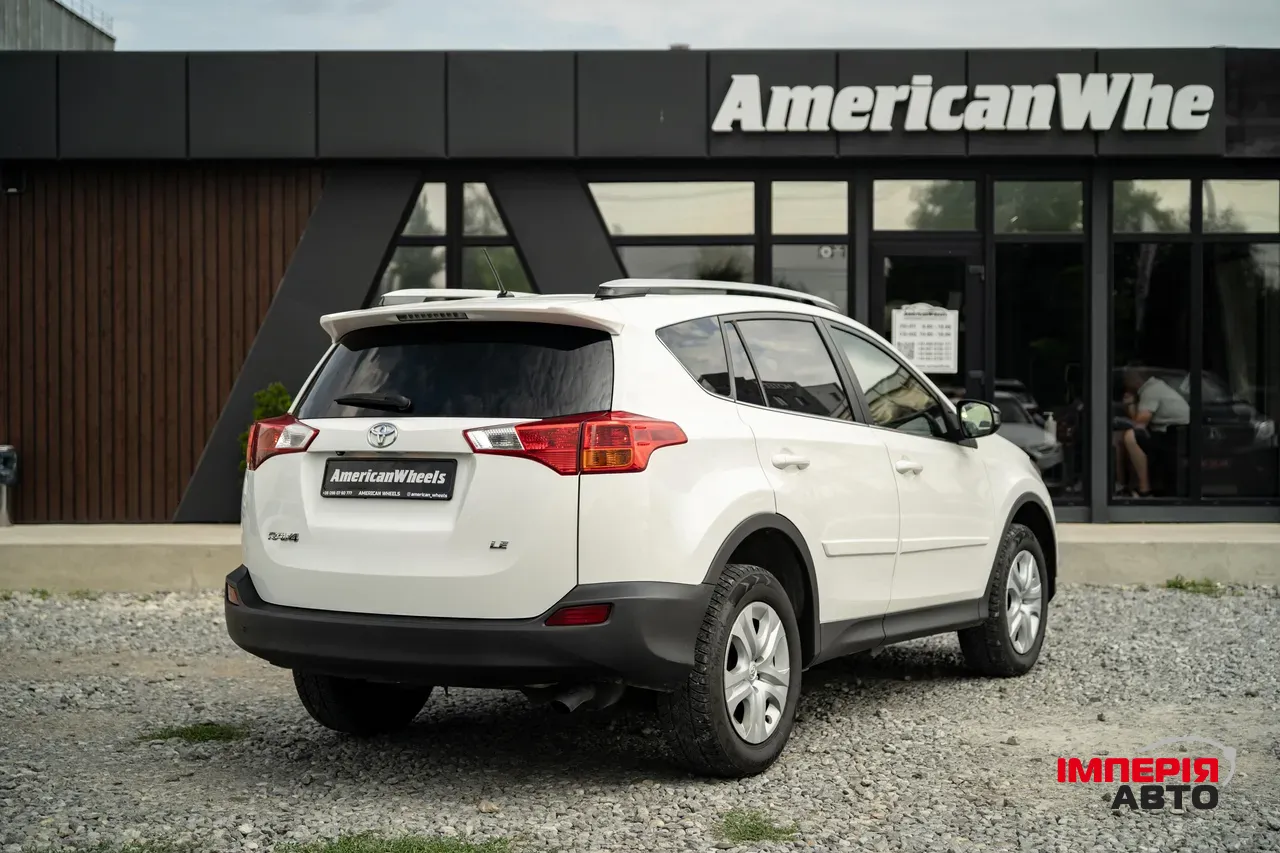 Toyota RAV4 - фото 5