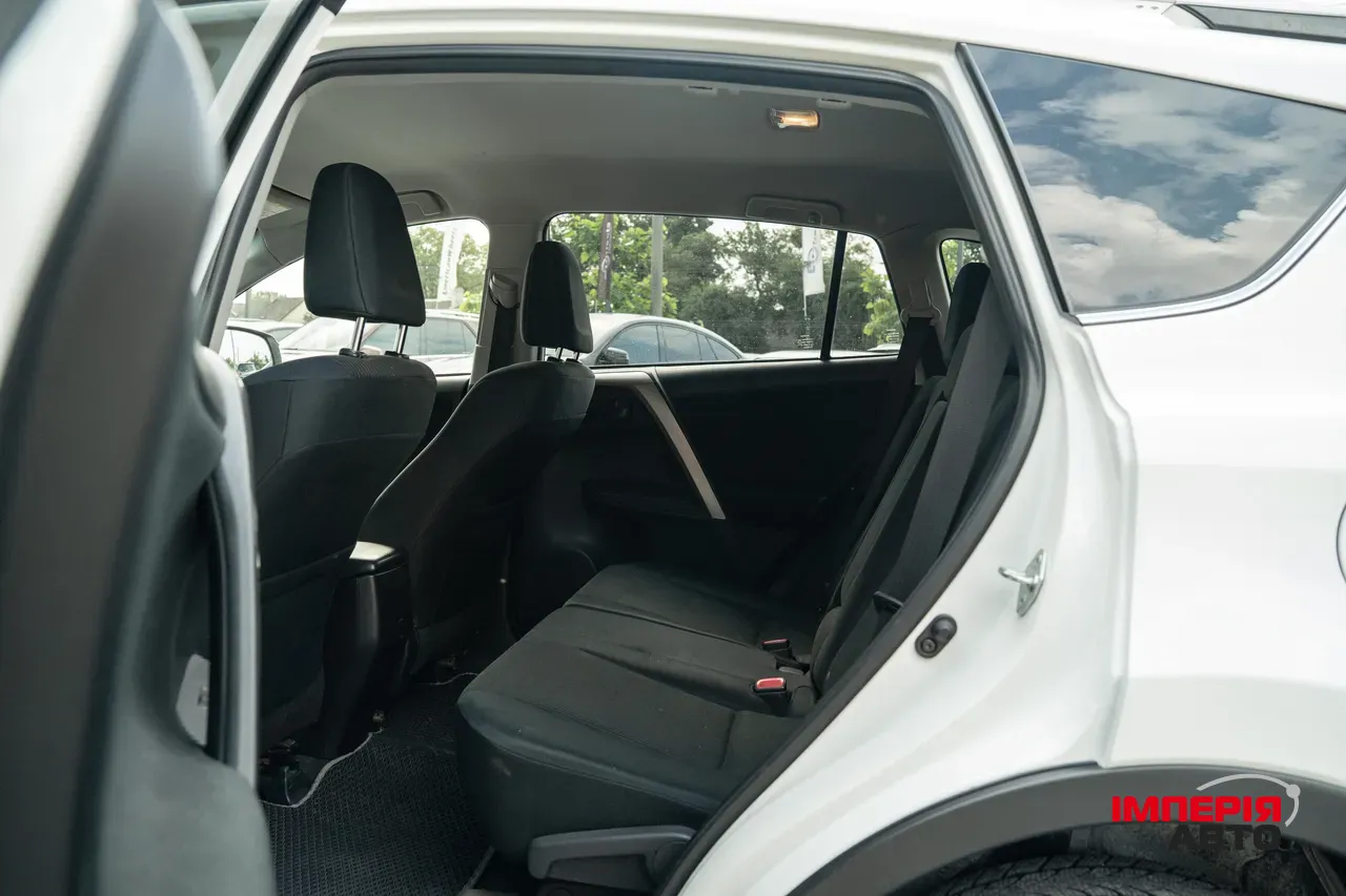Toyota RAV4 - фото 44