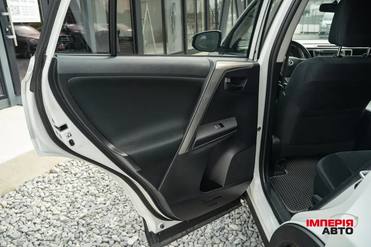 Toyota RAV4 - фото 48
