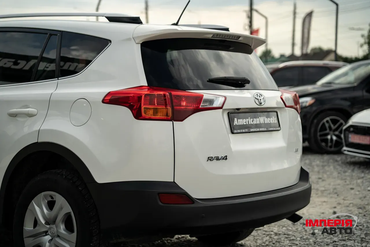 Toyota RAV4 - фото 10
