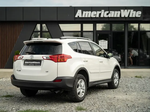 Toyota RAV4 - фото 5