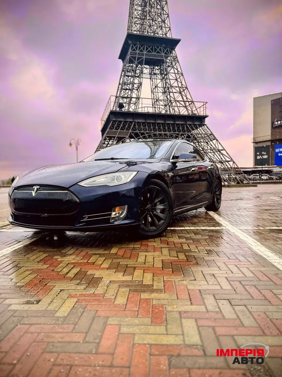Tesla Model S - фото 1
