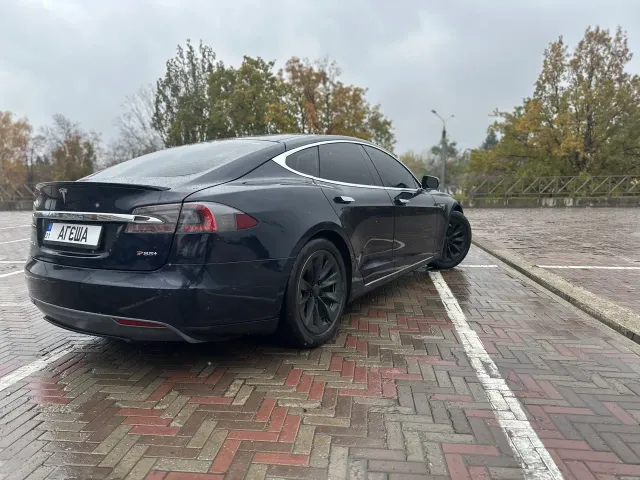 Tesla Model S - фото 5