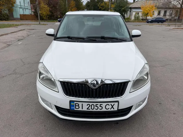 Skoda Fabia - фото 2