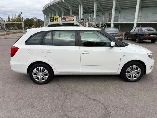 Skoda Fabia - фото 5