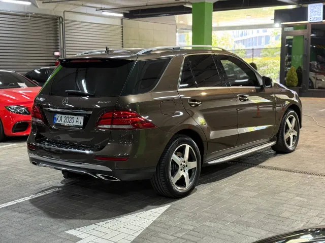 Mercedes-Benz GLE - фото 1