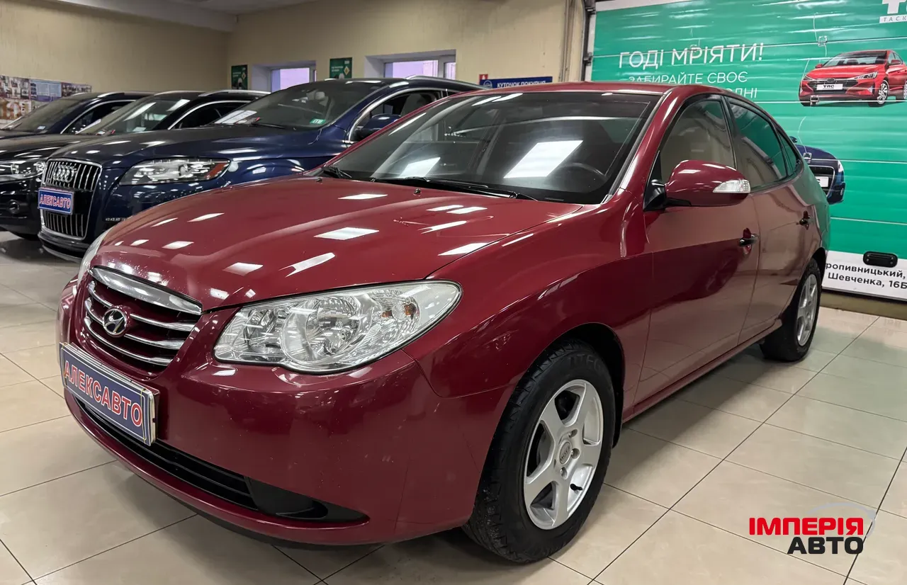 Hyundai Elantra - фото 3