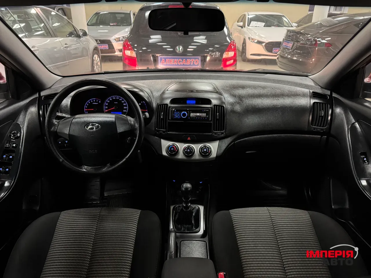 Hyundai Elantra - фото 10