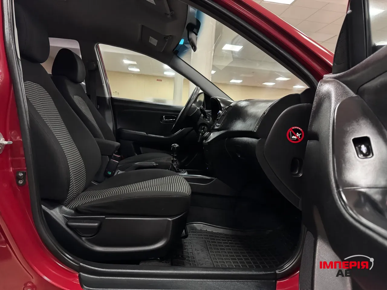 Hyundai Elantra - фото 7