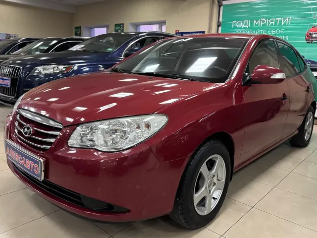 Hyundai Elantra - фото 3