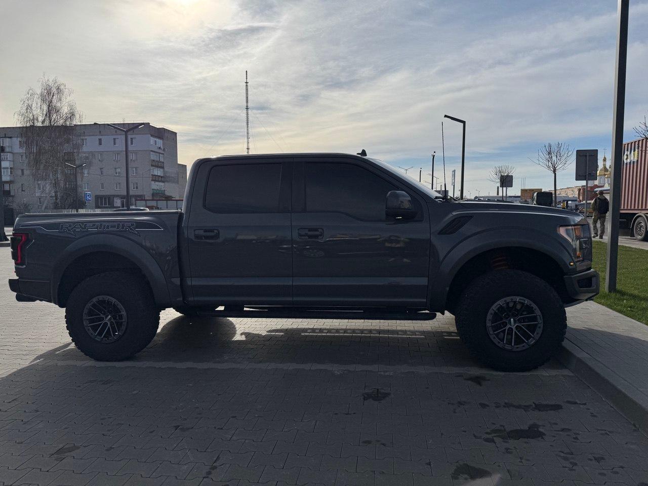 Ford F-150 - фото 27