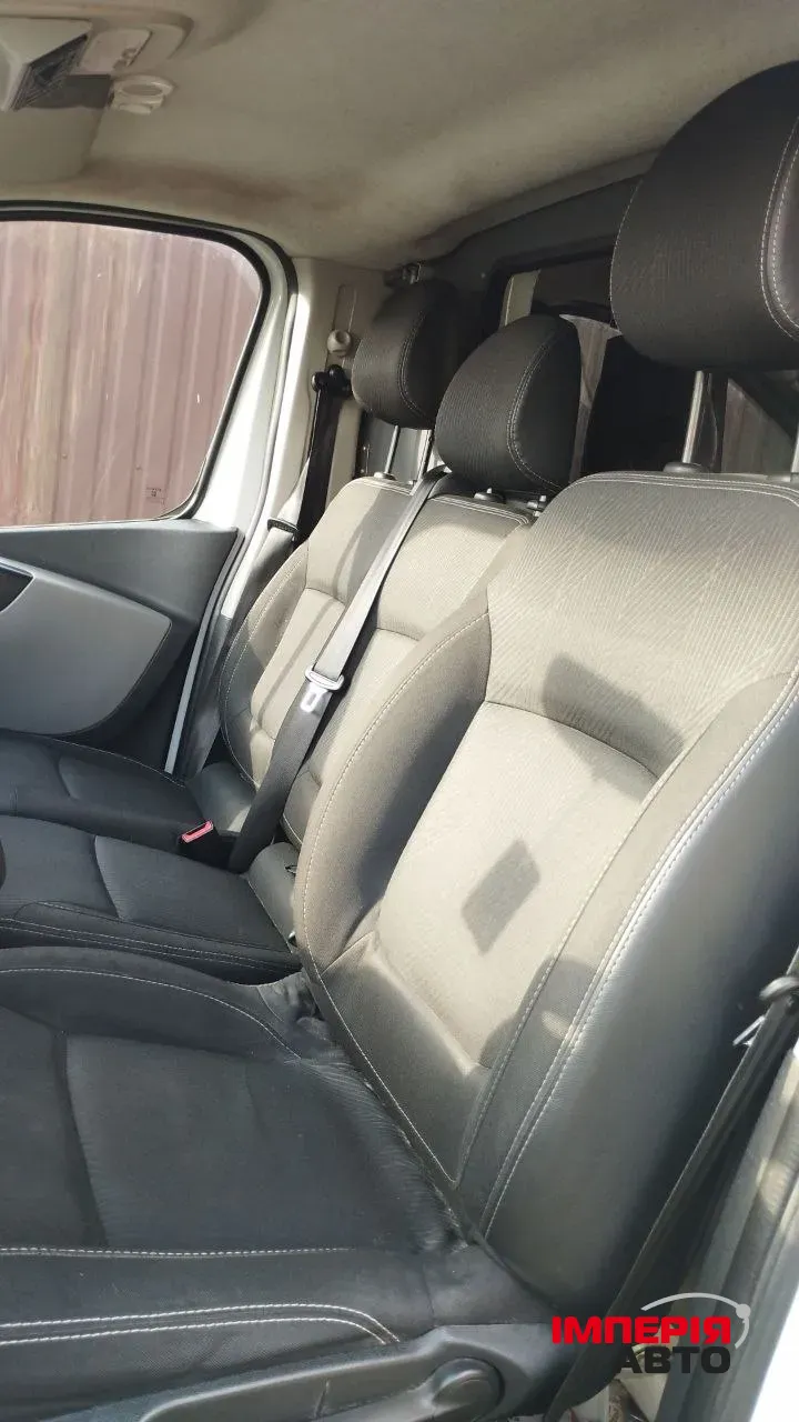 Renault Trafic - фото 8